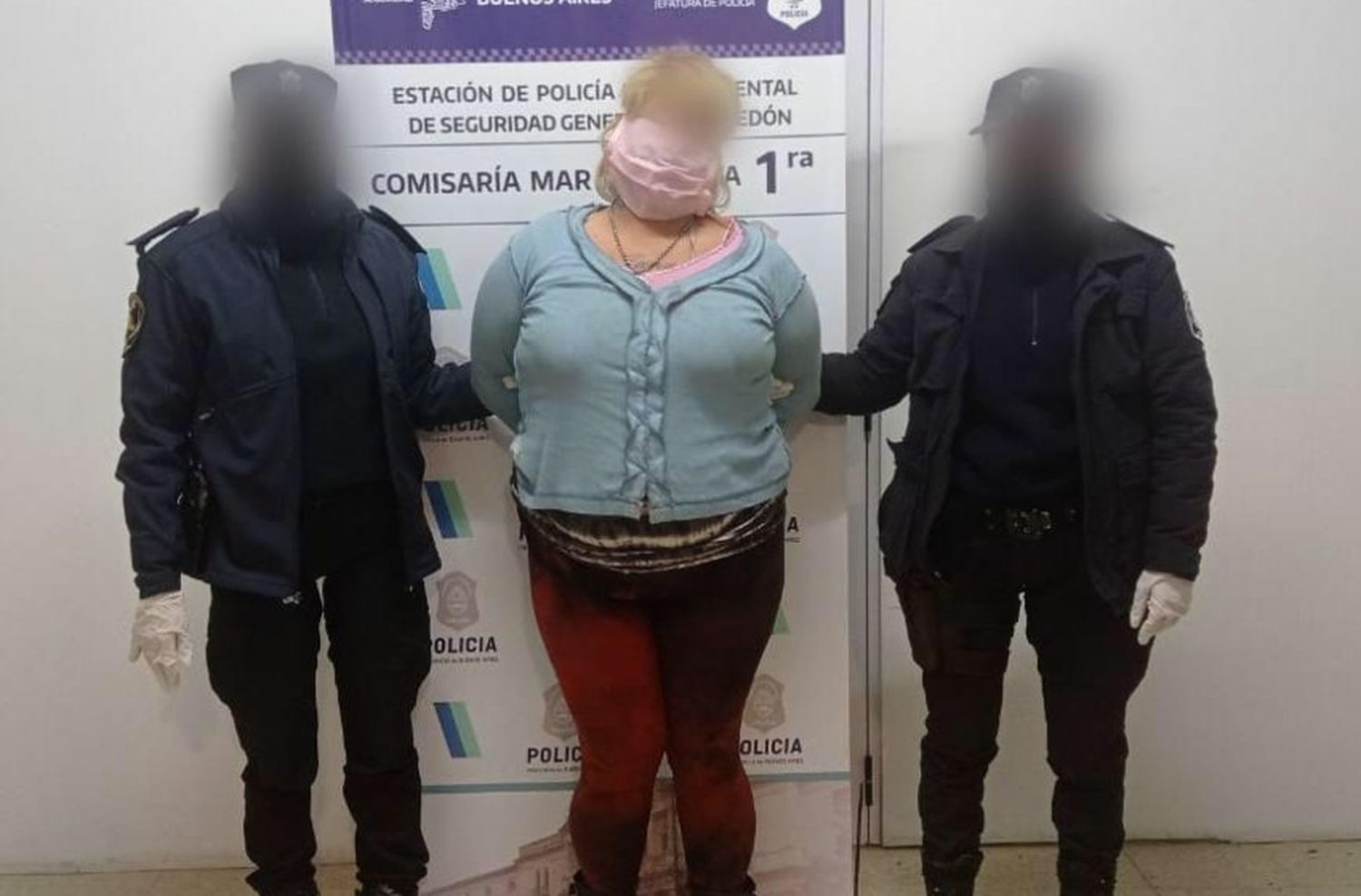 “Me llevo el vino igual”: robó una despensa y cuando la aprehendieron ya se lo había tomado