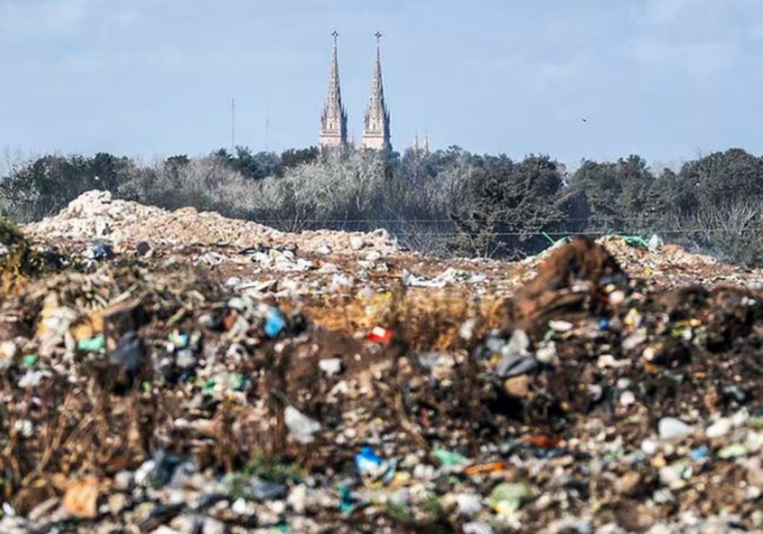 La Justicia autorizó que se retomen las obras de reconversión del Basural de Luján