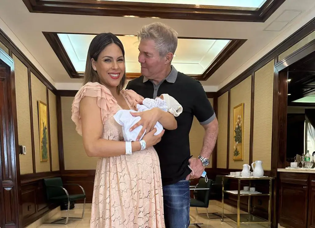 Barby Franco, Fernando Burlando y Sarah. La pareja vive un estado de felicidad absoluta.