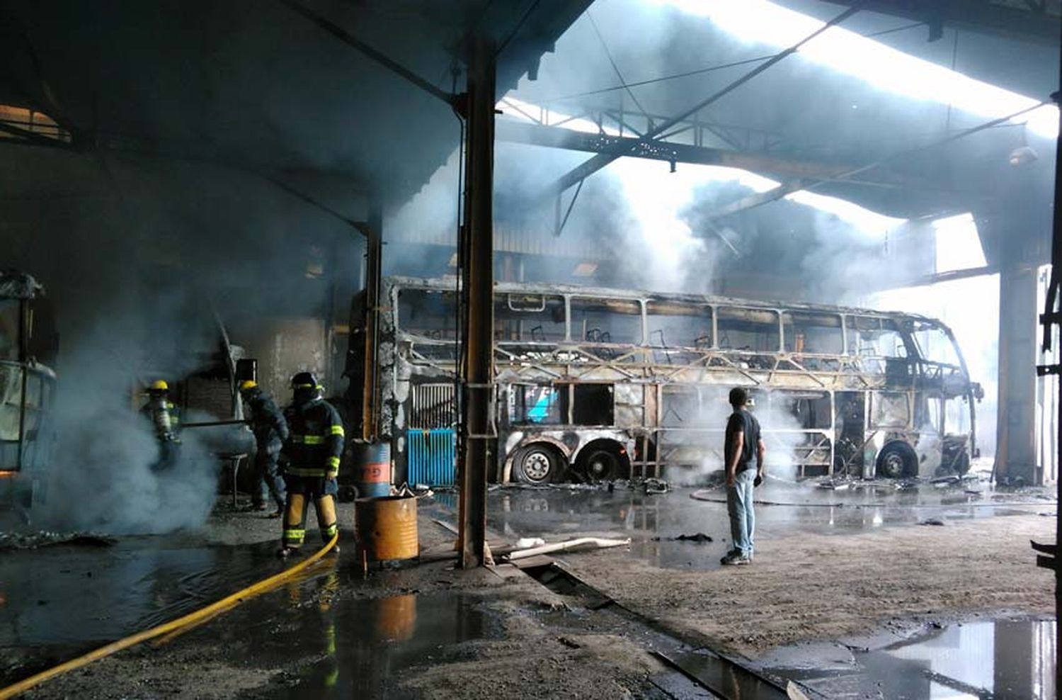 Incendio en un galpón de la ex Monticas