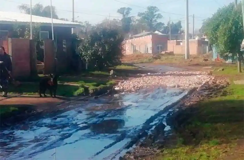 Solicitan limpieza de pozos cloacales en el barrio Parque Independencia