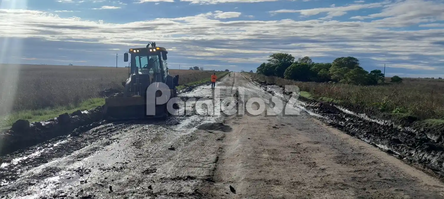 Trabajos de bacheo en el tramo intransitable de la R32