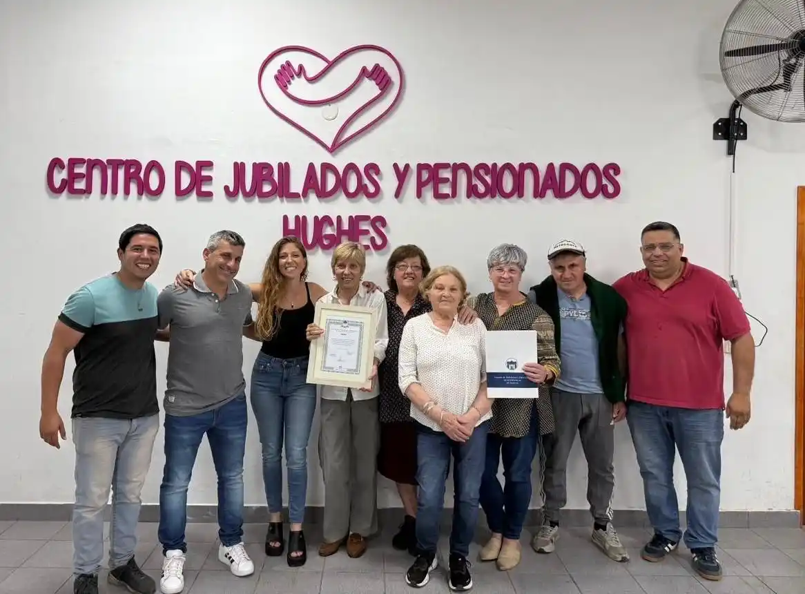 Le legisladora sostuvo una reunión en el Centro de Jubilados de Hughes.