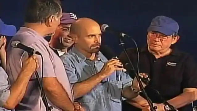 Silvio Rodríguez cantó junto a los cubanos liberados en EEUU