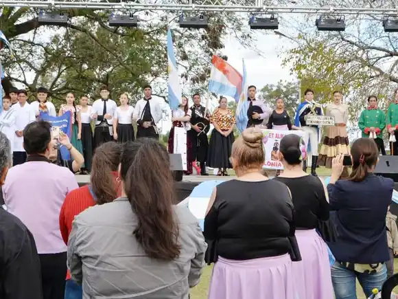 Concordia celebró el 25 de Mayo en el Barrio Gruta de Lourdes