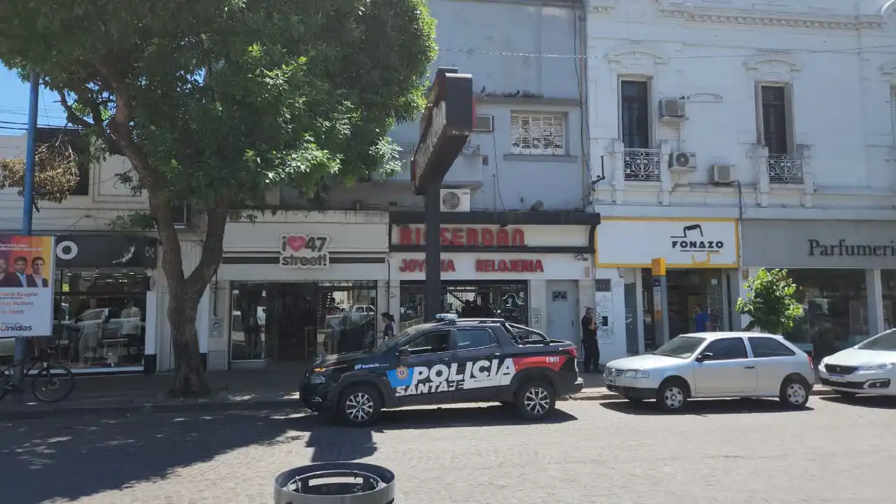 robo en joyería ricserdan rafaela centro - 2