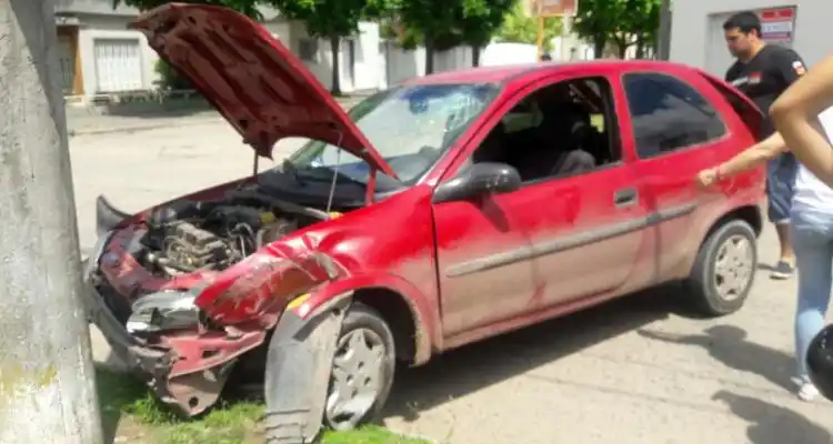 Violento accidente en Casella y 25 de Mayo