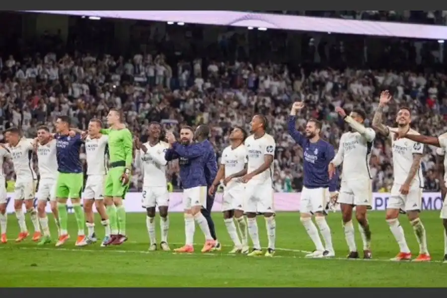 Tras la derrota de Barcelona ante Girona, el Real Madrid consiguió su título número 36 en España