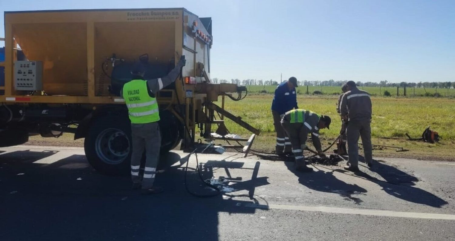 Vialidad realiza tareas de bacheo en la Ruta 11