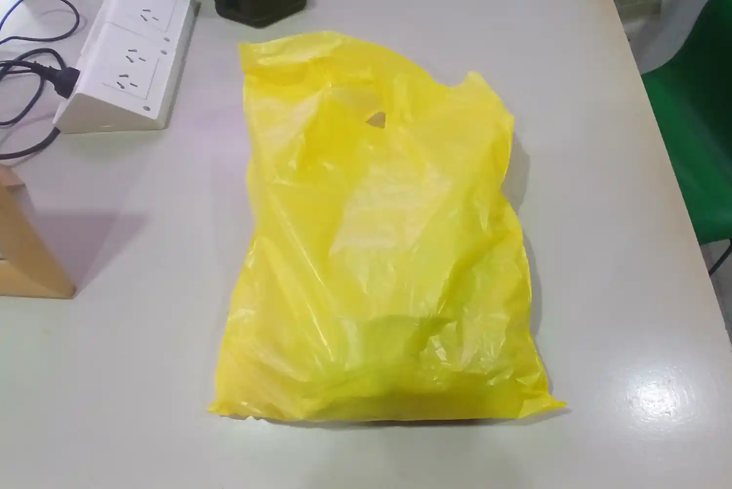 Encontraron una bolsa con ropa en calle Mitre