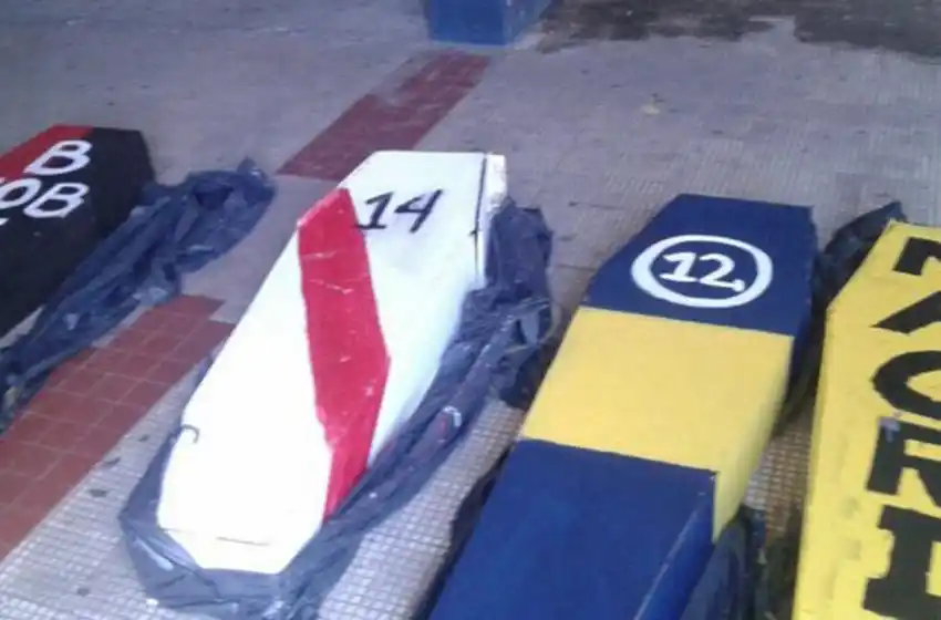 Central le saca la roja a los implicados en el caso de los ataúdes