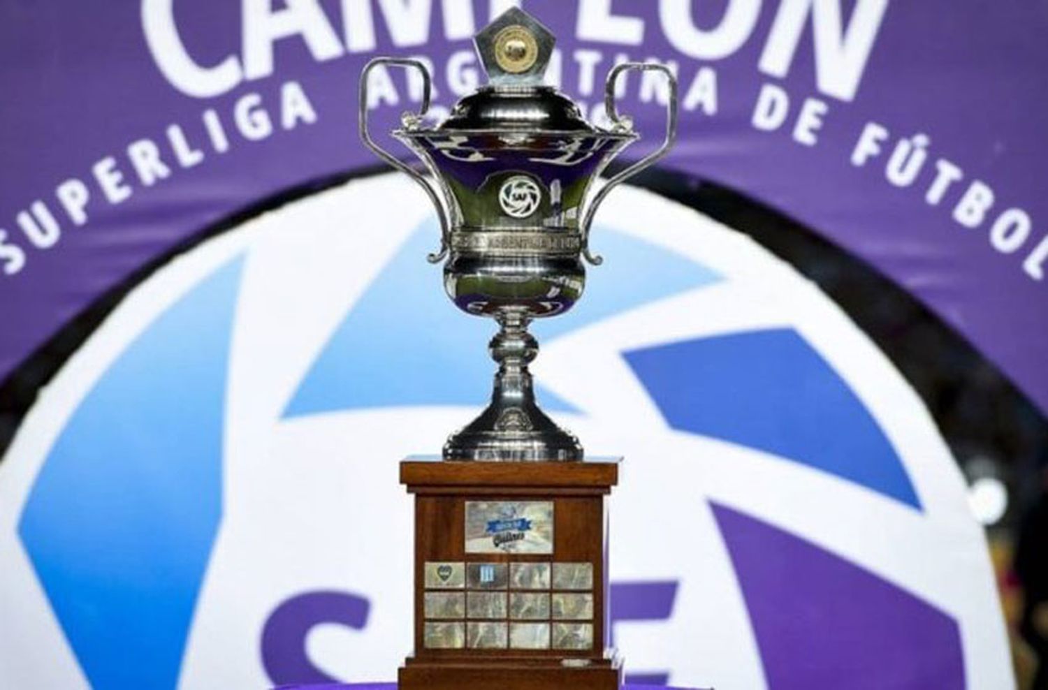 Superliga puso fin a las versiones: el trofeo no se entregará este fin de semana