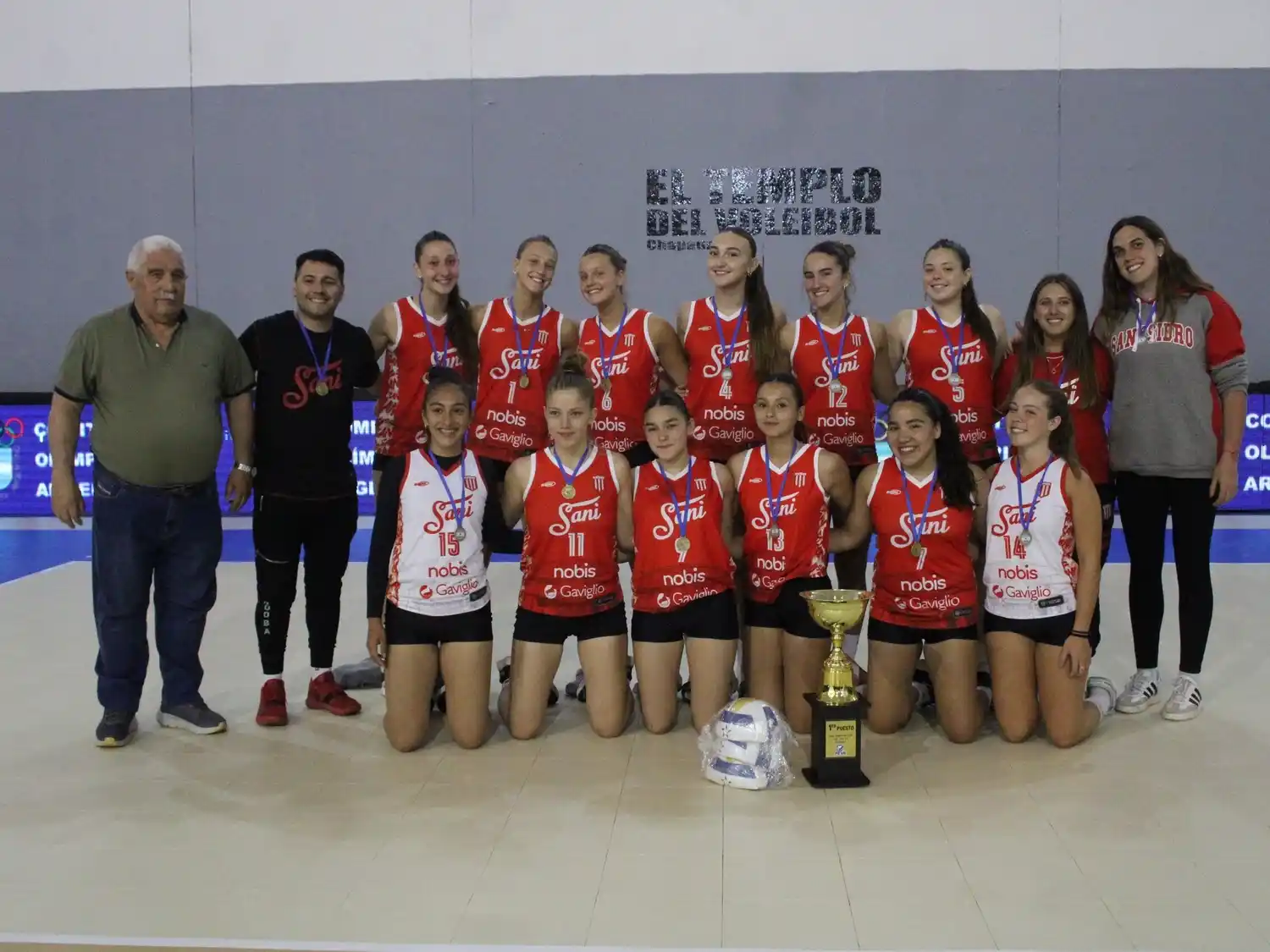 Plantel Sub 16: Helena Cugno, Isabella Sciutto, Valentina Villarreal, Antonela Juncos, Emma González, Jazmín González, Valentina Ferreyra, Emma Juncos, Helena Venier, Agostina Terraf, Alma Tibaldo y Julia Acuña. En tanto que el cuerpo técnico a cargo de Diego Petrelli, asistido por Mailén Mansilla y Josefina Jappert.