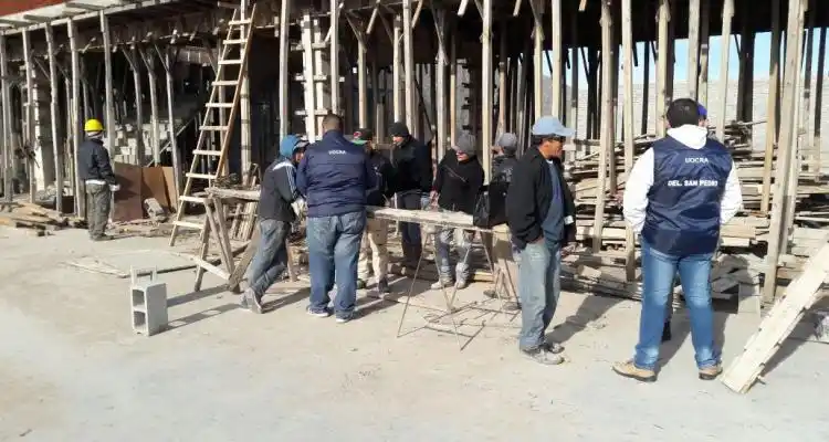 Trabajador denunció que lo echaron de una obra “por no querer afiliarse a la Uocra”