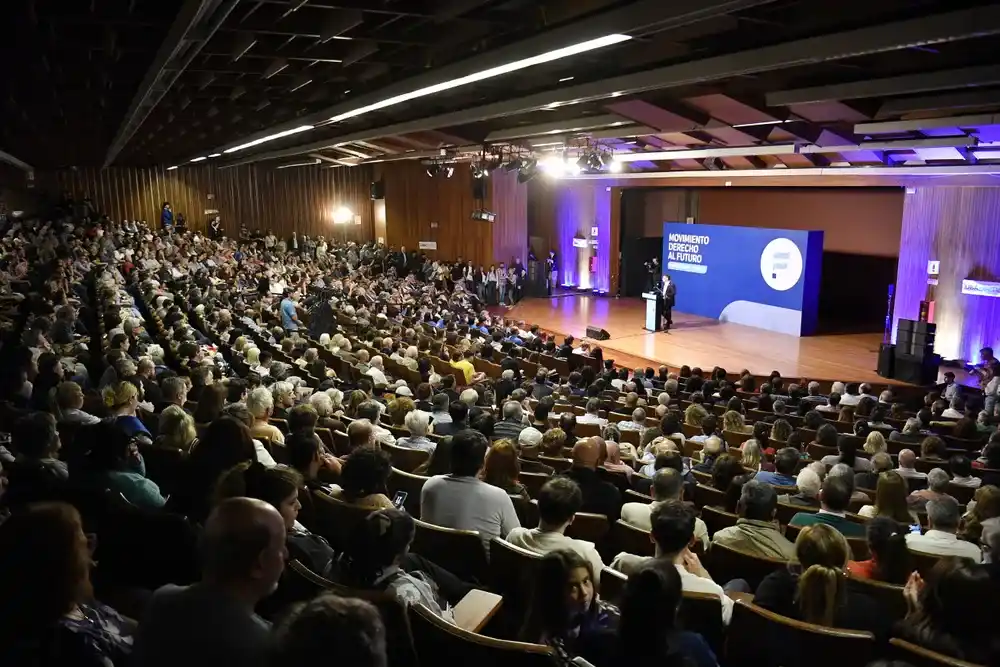 En la UBA, Kicillof mostró optimismo electoral y pidió evitar errores del gobierno de Alberto Fernández