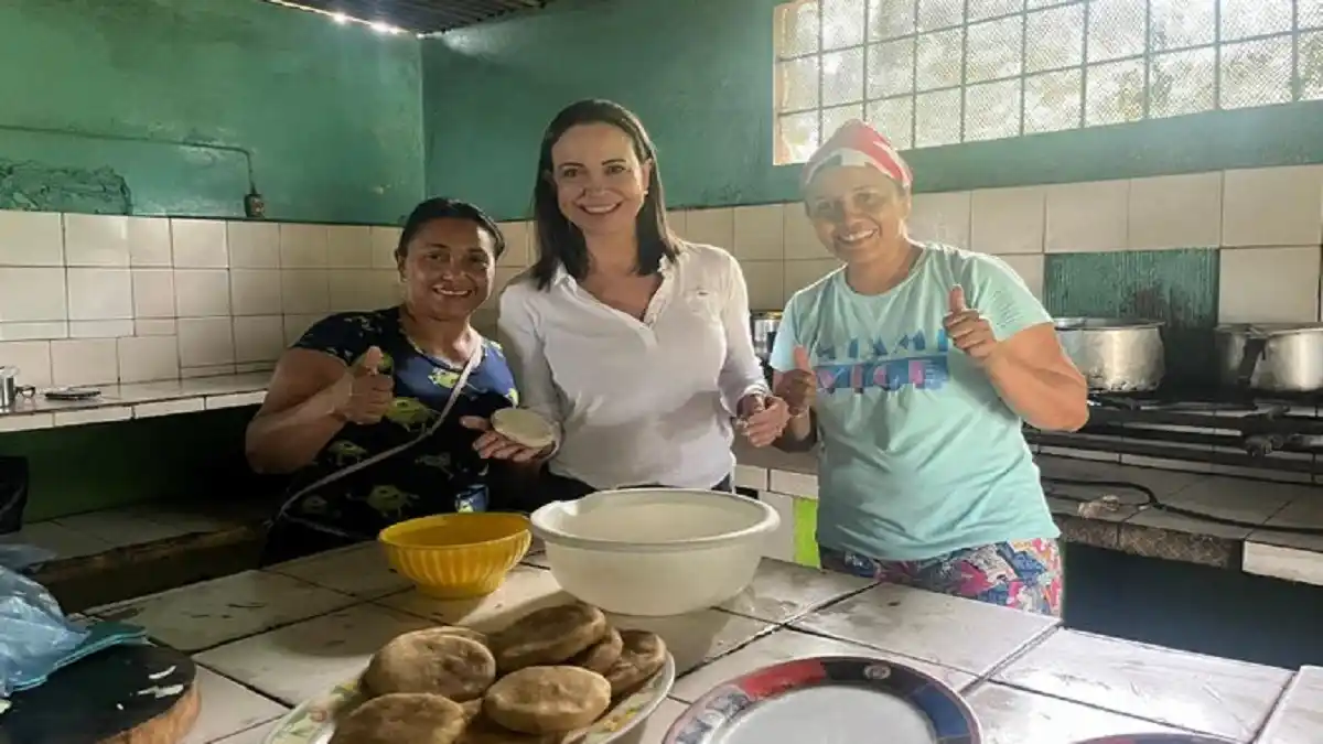 CUANDO DE ARBITRARIEDAD se trata: Seniat cierra negocio visitado por María Corina en Apure