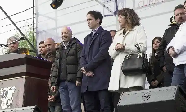 El Intendente Ducoté festejó las fiestas patronales de Villa Rosa 