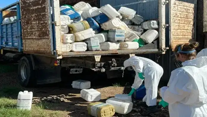Clausuran y multan con $44 millones a un establecimiento con envases de agroquímicos ilegales