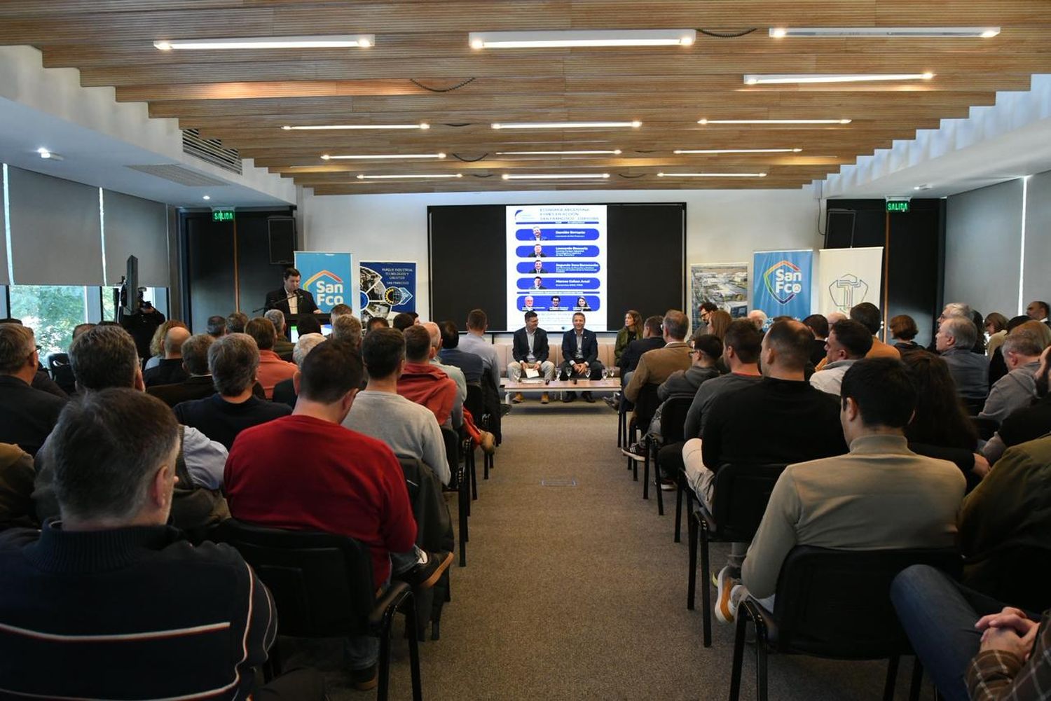 Más de 150 personas participaron de una jornada para potenciar a las PyMEs locales
