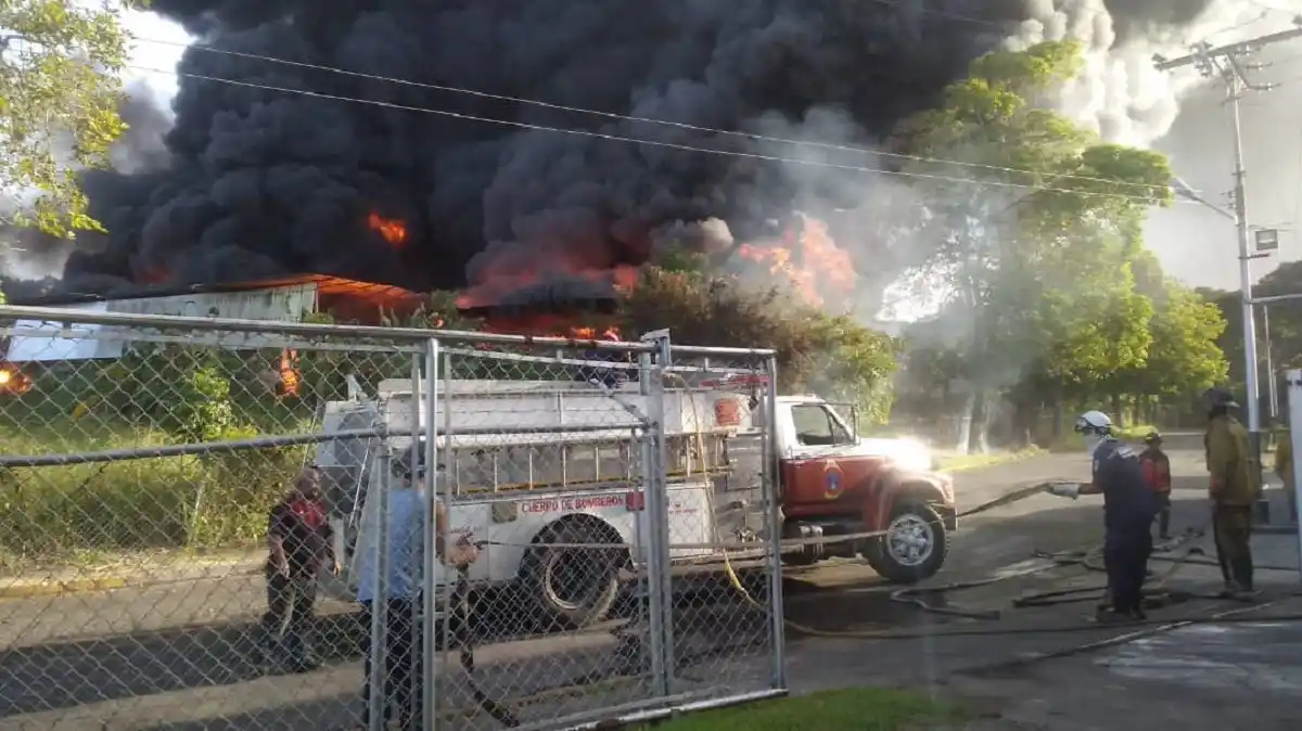 LLAMAS CONSUMEN fábrica de pinturas en Yare este #17Ago