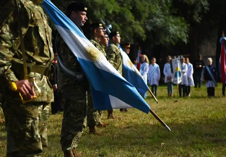Crespo conmemoró el Día del Ejército Argentino