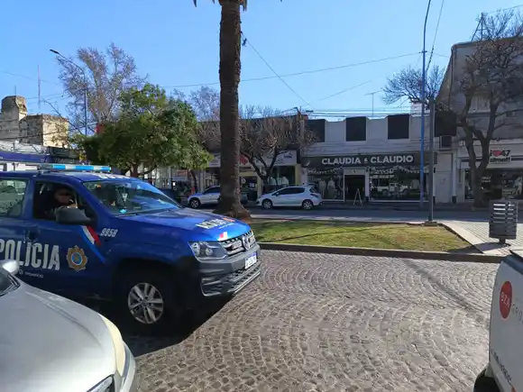 Robo e intensa persecución en pleno centro: atraparon a un ladrón que escapó varias cuadras