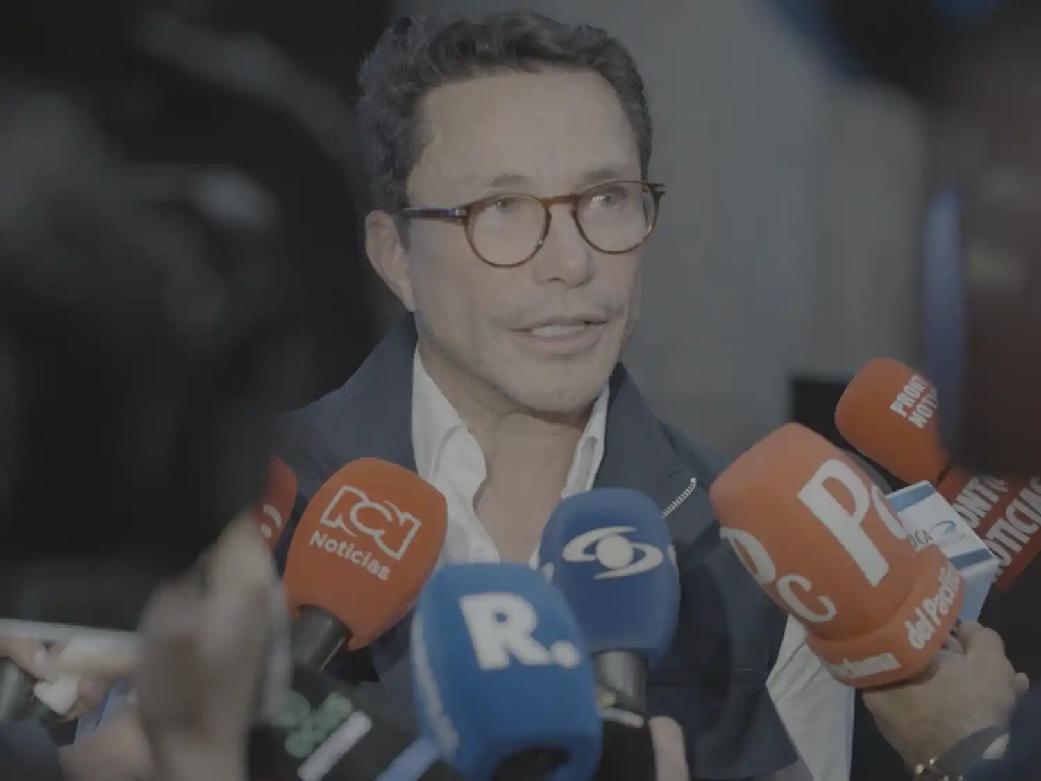 Colombia: El candidato presidencial Carlos Caicedo lanzó su campaña con la propuesta “Estudia y Gana”