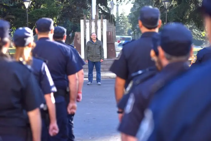 La arenga de Berni a las policías que tienen que seguir trabajando pese al aislamiento