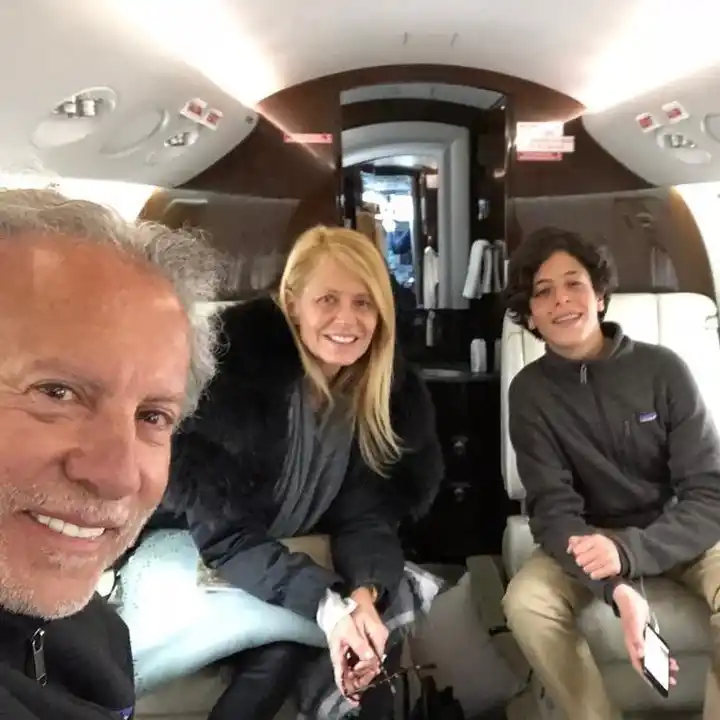 El hijo menor de Menem tiene un tumor cerebral y será operado de urgencia