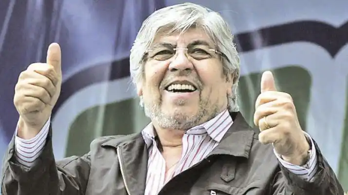 En medio de la disparada del dólar, Moyano reclama un aumento del 27%