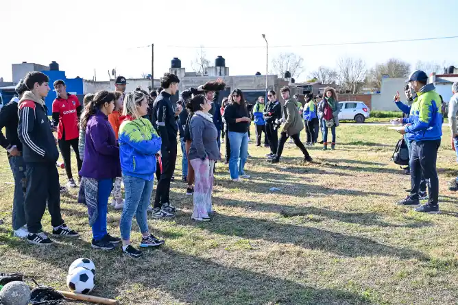 Encuentro deportivo del Programa Envión en el barrio 30 de Mayo