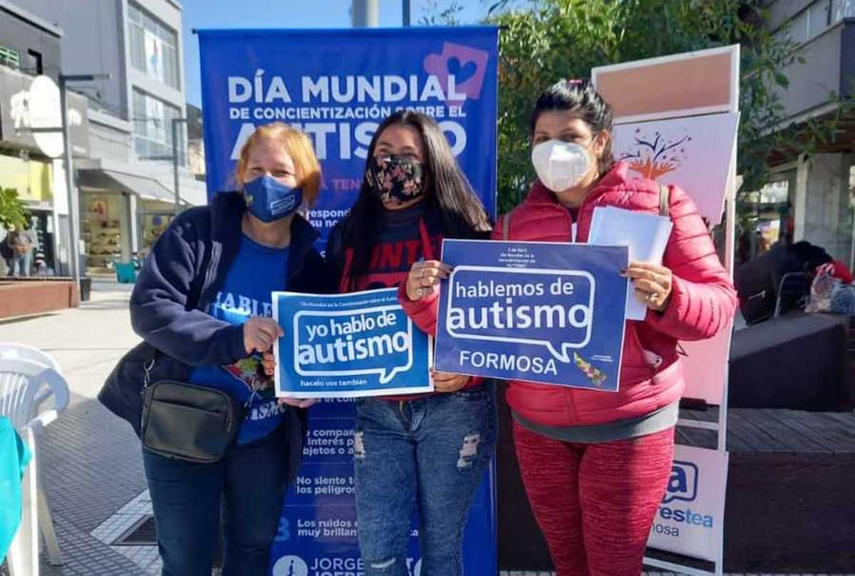 Se realizó una jornada de concientización
sobre el TEA en la peatonal Rivadavia