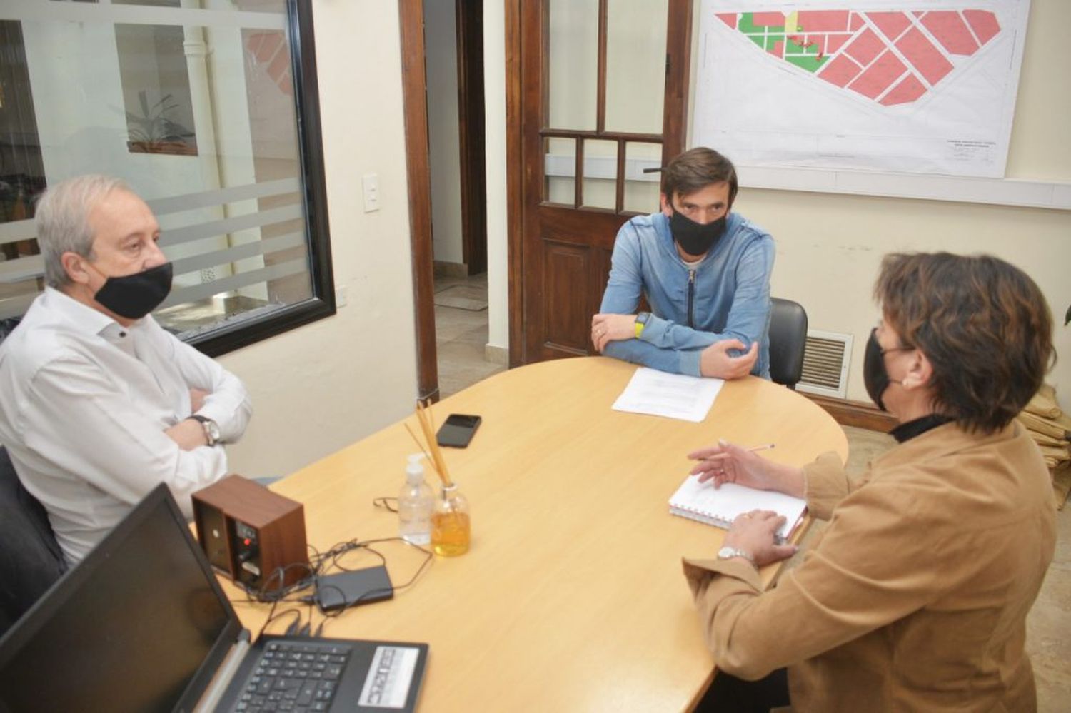 Autoridades comunales y concejales acordaron la agenda de la visita del ministro Costa