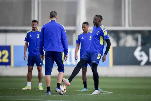 Juventus, sin Dybala, visita al Villarreal