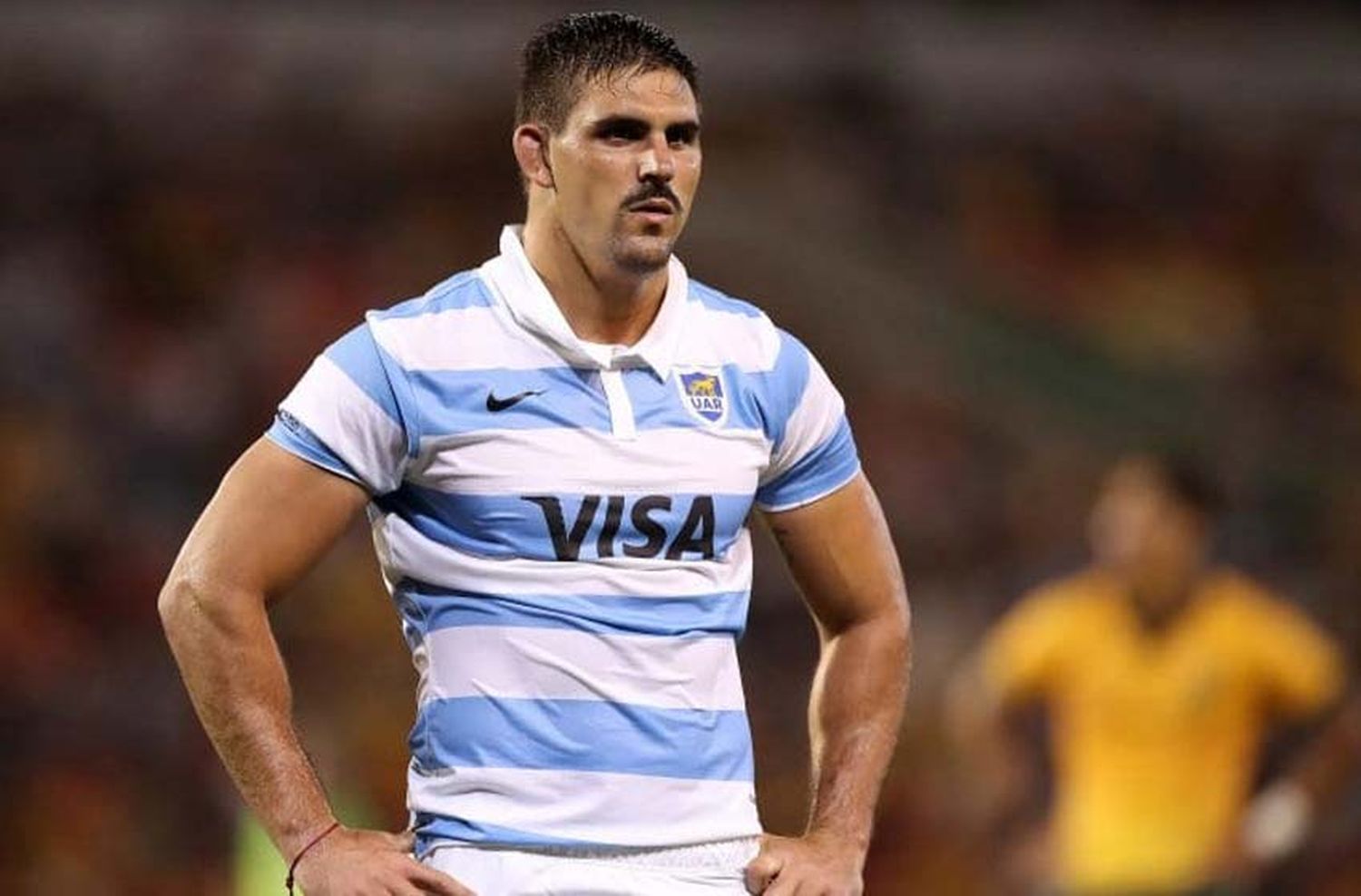 Por sus dichos discriminatorios, el ex capitán de Los Pumas será citado por su club cuando regrese a Francia