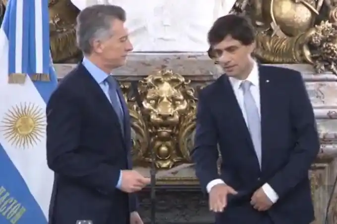 "Gracias por acompañarnos tan temprano este lunes": El furcio de Macri en la jura de Lacunza