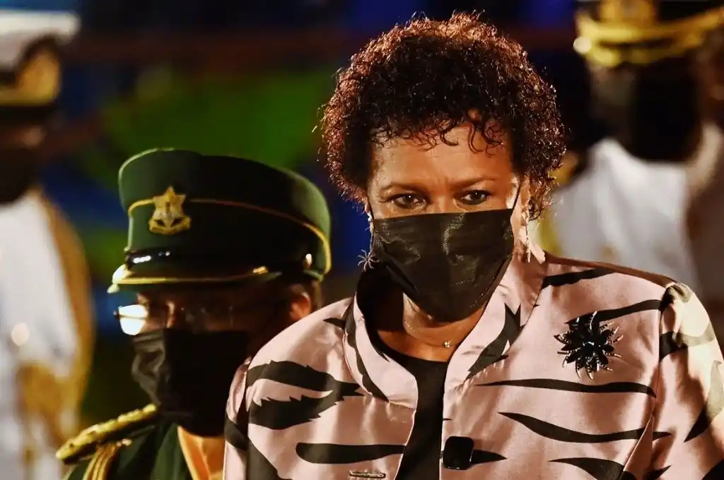 Barbados se convirtió en república y una mujer es su jefa de Estado