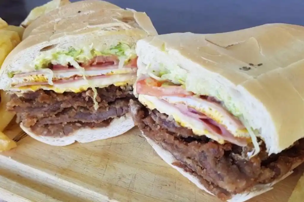 En 2023, el Sándwich de Milanesa fue calificado como uno de los 100 mejores del mundo por Tastle Atlas.