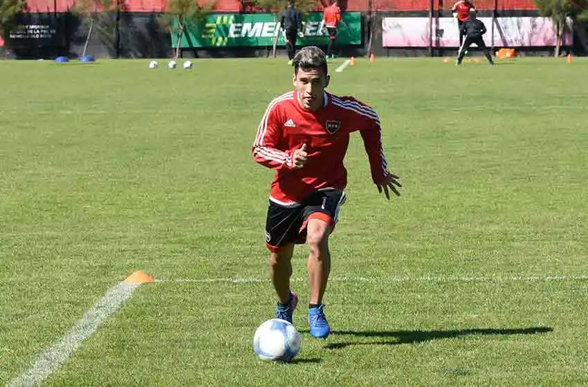 Torres será titular y Llop repetirá equipo para visitar a Lanús
