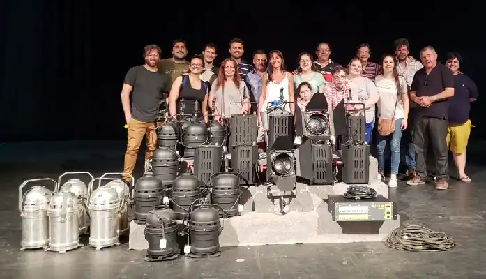 Quedó definida la agenda de espectáculos y el uso del nuevo equipamiento de luces del teatro