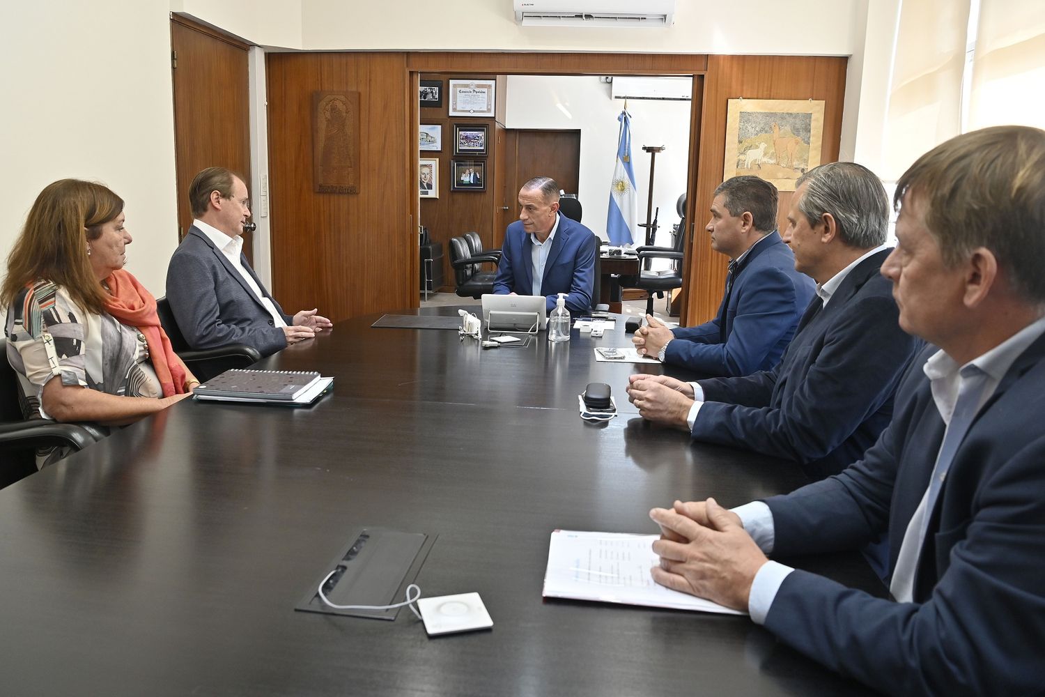 Bordet gestionó obras viales ante Nación