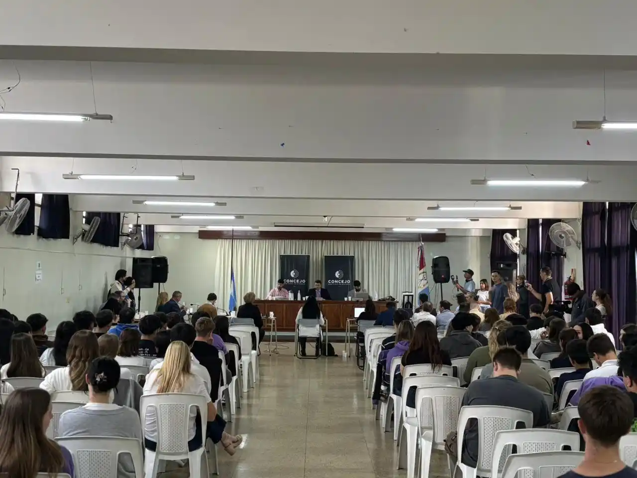 El Concejo Municipal sesionó en la Escuela Técnica “Guillermo Lehmann” por su 110º aniversario