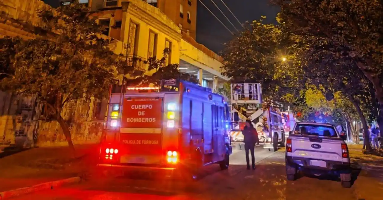Controlaron principio de incendio en la emblemática Torre Incone