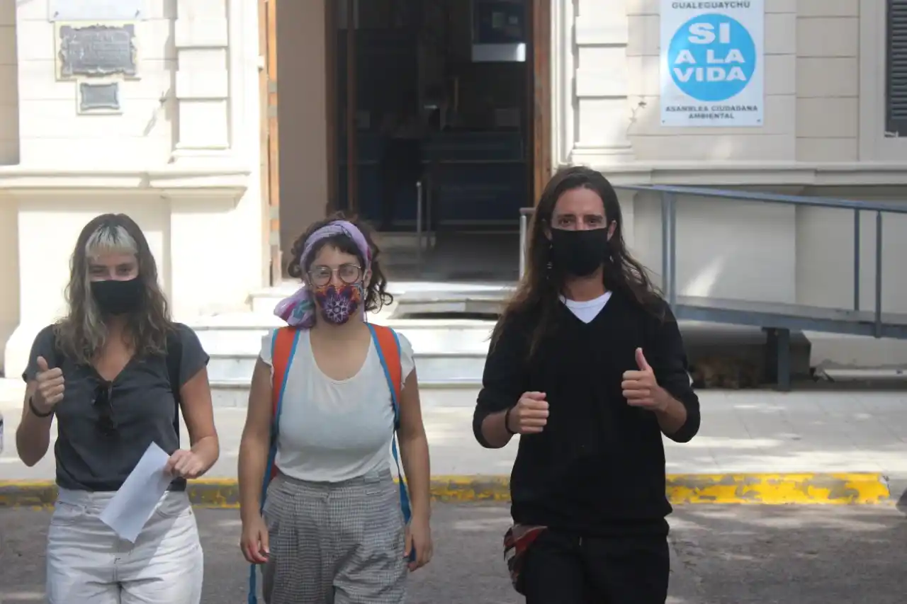 Ambientalistas cuestionaron la "precaria e improvisada" limpieza del río Gualeguaychú