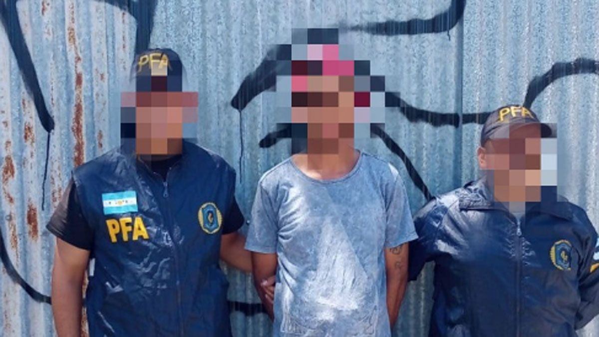 Detienen a un prófugo que intentó asesinar a un hombre a puñaladas en Longchamps