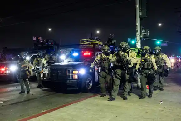 Trump despliega la Guardia Nacional ante protestas por redadas a indocumentados en Los Ángeles