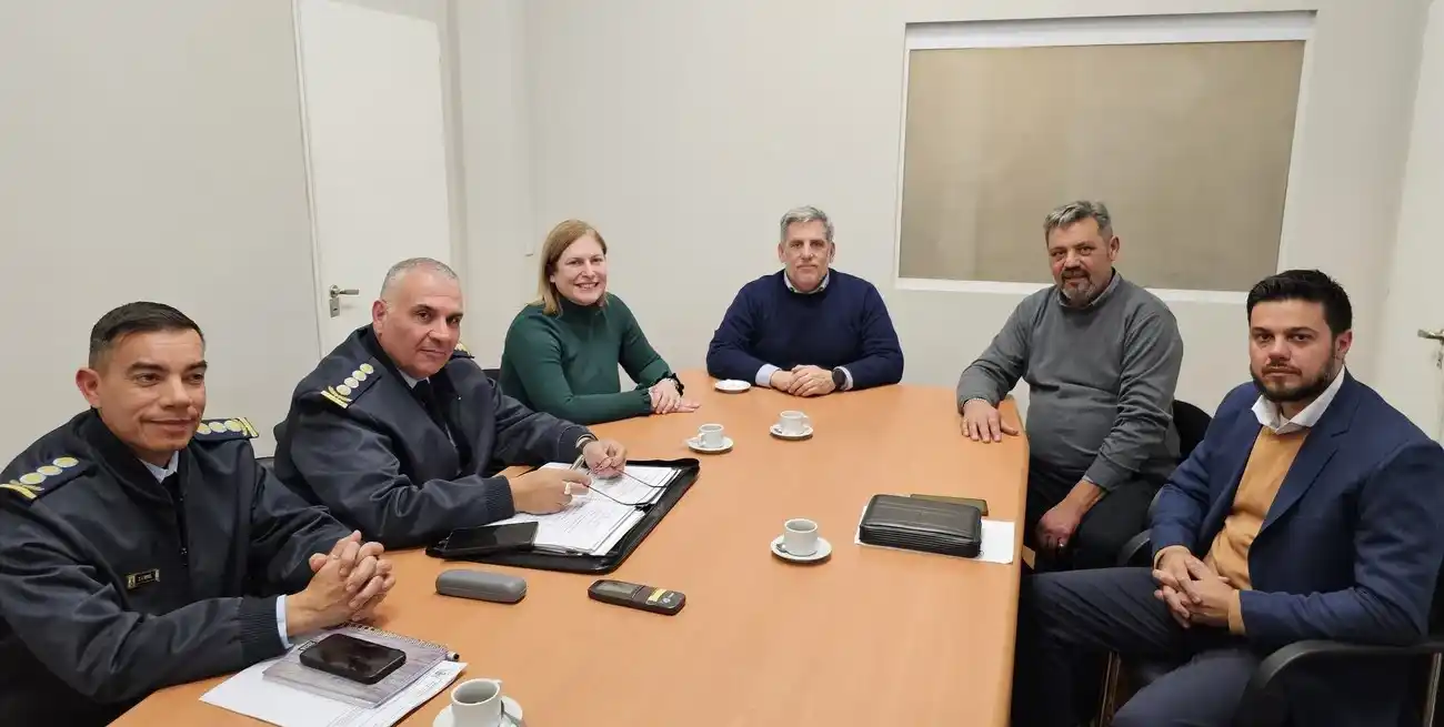 La cúpula del Servicio Penitenciario Federal, la vicegobernadora Scaglia, Julián Curi, Ricardo Ramírez y Francisco Ávalo.