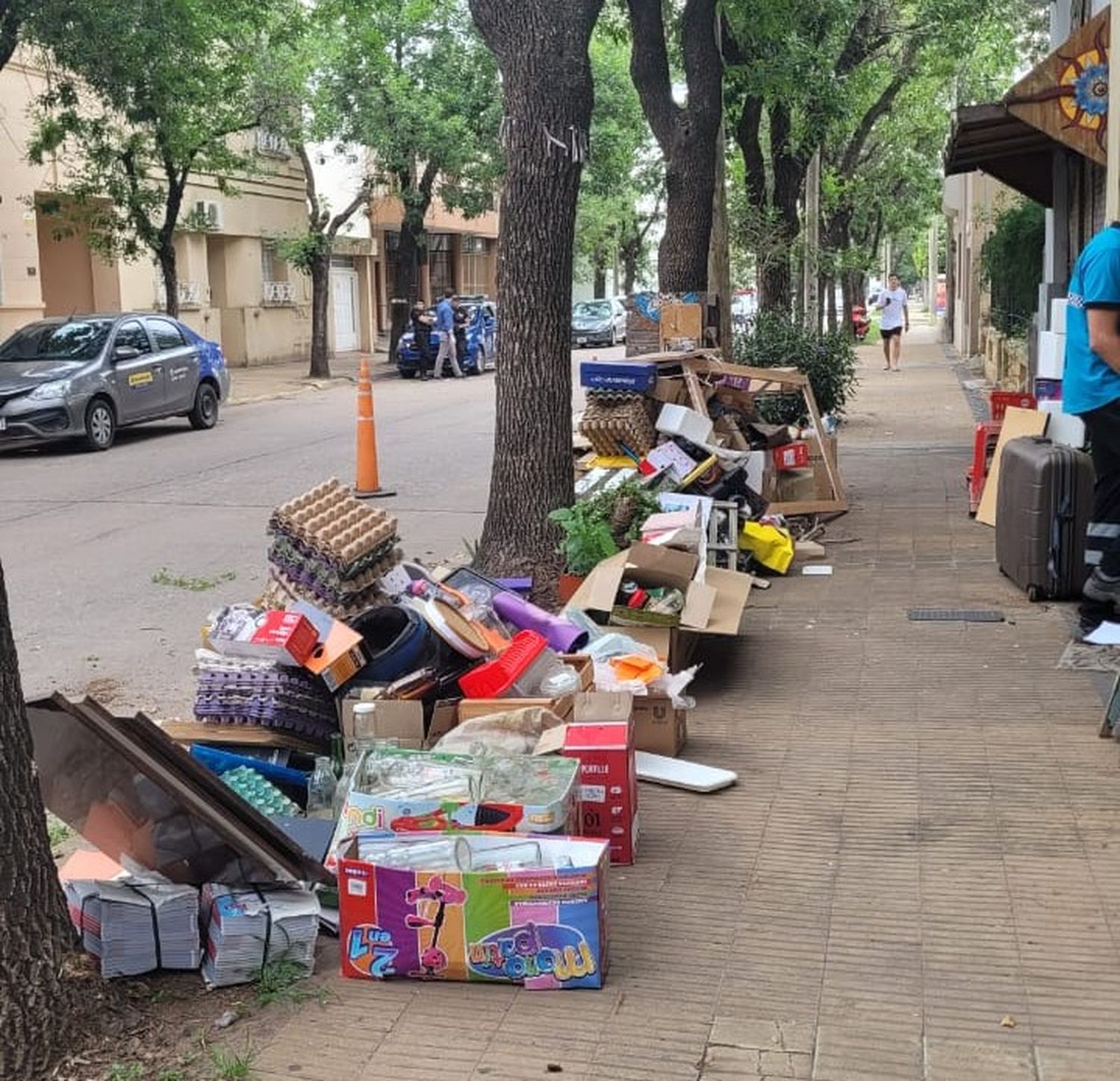 Tras denuncias de vecinos, clausuran un local céntrico