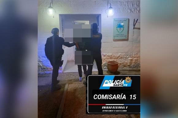 Amenazó a un vecino con un machete y escondió el arma debajo de la alfombra del auto