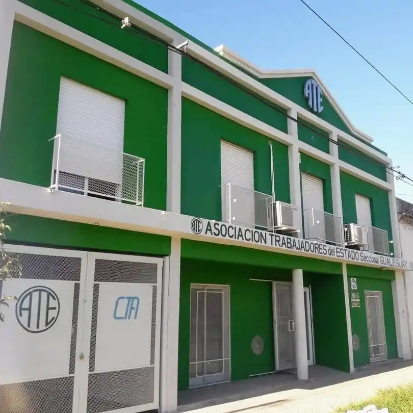 El gremio sigue en pie de lucha por la recomposición laboral.